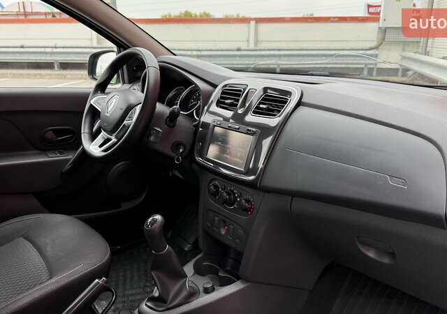 Сірий Рено Логан, об'ємом двигуна 1.46 л та пробігом 149 тис. км за 7600 $, фото 40 на Automoto.ua