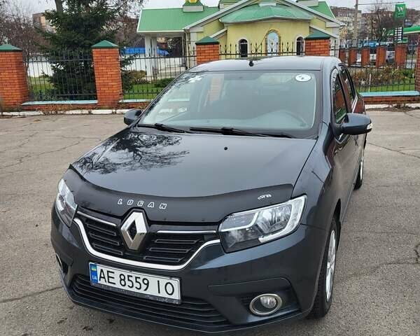 Серый Рено Логан, объемом двигателя 1.46 л и пробегом 150 тыс. км за 7700 $, фото 2 на Automoto.ua