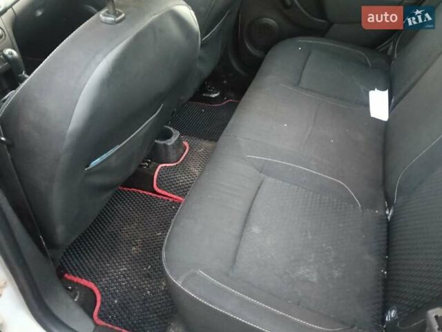 Сірий Рено Логан, об'ємом двигуна 1.46 л та пробігом 413 тис. км за 2500 $, фото 8 на Automoto.ua