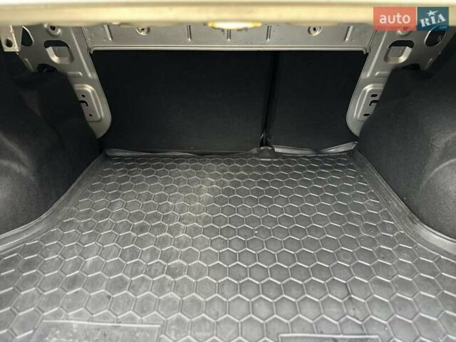 Сірий Рено Логан, об'ємом двигуна 1.46 л та пробігом 230 тис. км за 7700 $, фото 69 на Automoto.ua