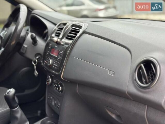 Сірий Рено Логан, об'ємом двигуна 1.46 л та пробігом 230 тис. км за 7700 $, фото 34 на Automoto.ua