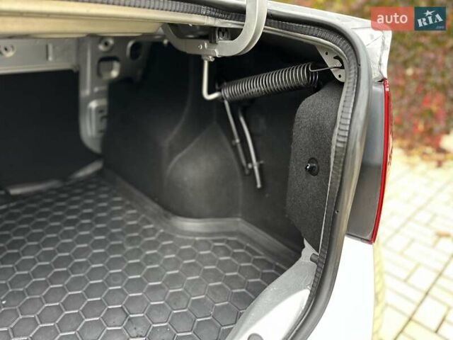Сірий Рено Логан, об'ємом двигуна 1.46 л та пробігом 230 тис. км за 7700 $, фото 70 на Automoto.ua