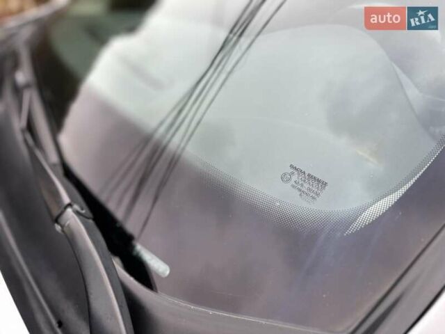 Сірий Рено Логан, об'ємом двигуна 1.46 л та пробігом 230 тис. км за 7700 $, фото 82 на Automoto.ua
