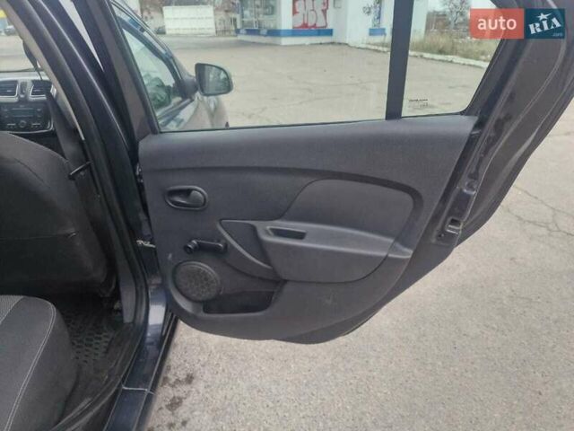 Серый Рено Логан, объемом двигателя 1.46 л и пробегом 150 тыс. км за 7700 $, фото 20 на Automoto.ua