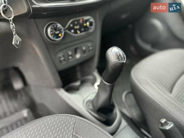 Сірий Рено Логан, об'ємом двигуна 1.46 л та пробігом 230 тис. км за 7700 $, фото 45 на Automoto.ua