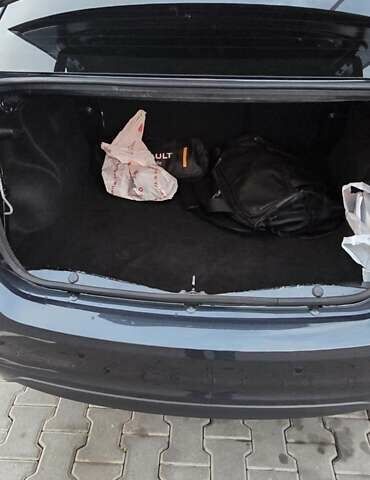 Серый Рено Логан, объемом двигателя 1.46 л и пробегом 79 тыс. км за 10000 $, фото 8 на Automoto.ua