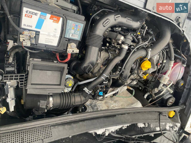 Серый Рено Логан, объемом двигателя 0.9 л и пробегом 97 тыс. км за 8300 $, фото 24 на Automoto.ua