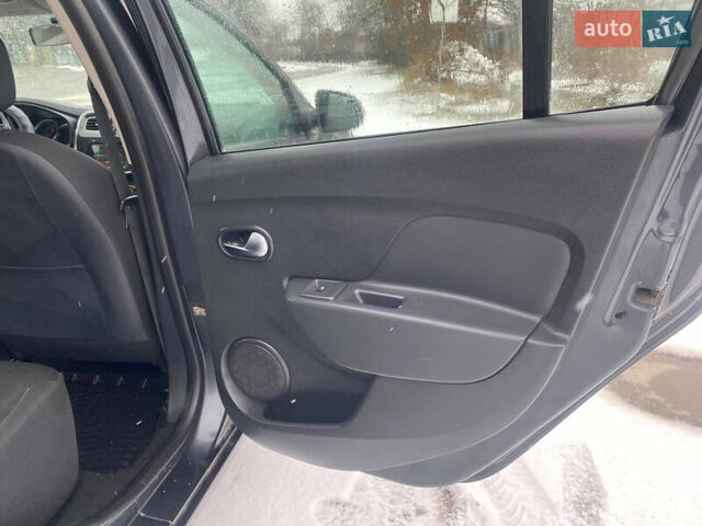 Серый Рено Логан, объемом двигателя 0.9 л и пробегом 97 тыс. км за 8300 $, фото 12 на Automoto.ua