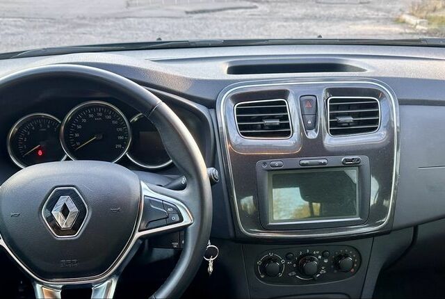 Серый Рено Логан, объемом двигателя 1.5 л и пробегом 41 тыс. км за 10500 $, фото 6 на Automoto.ua