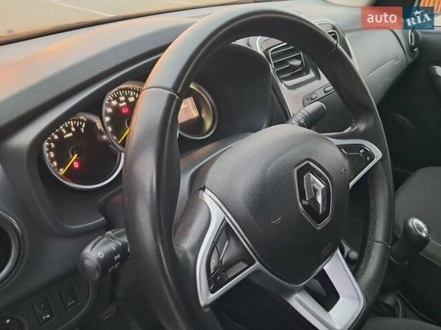 Рено Логан 2021 в Виннице на Automoto.ua Серый Рено Логан, объемом двигателя 0.9 л и пробегом 42 тыс. км за 5850 $, фото 30 на Automoto.ua