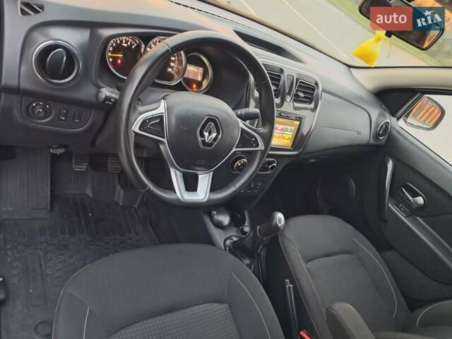 Рено Логан 2021 в Виннице на Automoto.ua Серый Рено Логан, объемом двигателя 0.9 л и пробегом 42 тыс. км за 5850 $, фото 35 на Automoto.ua