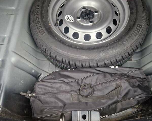 Серый Рено Логан, объемом двигателя 1.46 л и пробегом 99 тыс. км за 7900 $, фото 10 на Automoto.ua