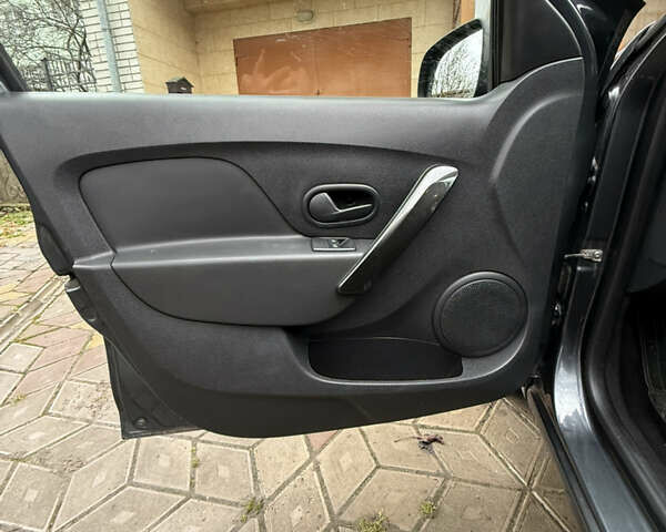 Серый Рено Логан, объемом двигателя 1.46 л и пробегом 105 тыс. км за 9850 $, фото 11 на Automoto.ua