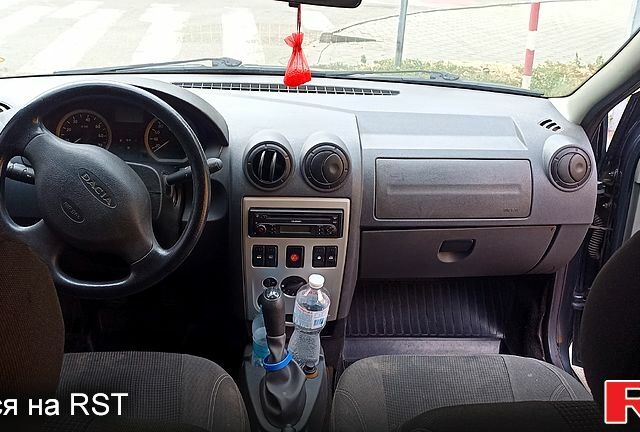 Сірий Рено Логан, об'ємом двигуна 1.6 л та пробігом 240 тис. км за 5000 $, фото 1 на Automoto.ua