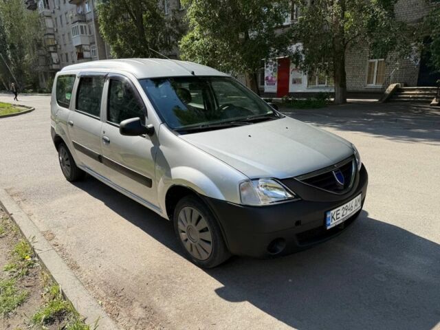 Серый Рено Логан, объемом двигателя 1.6 л и пробегом 2 тыс. км за 4200 $, фото 1 на Automoto.ua
