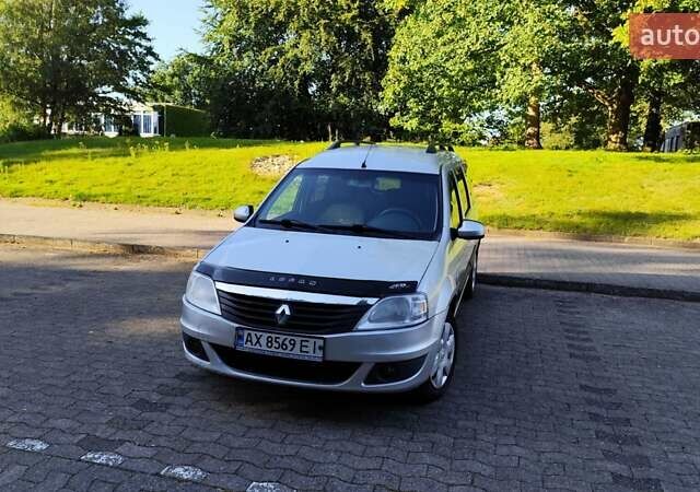 Серый Рено Логан, объемом двигателя 1.6 л и пробегом 196 тыс. км за 5078 $, фото 16 на Automoto.ua