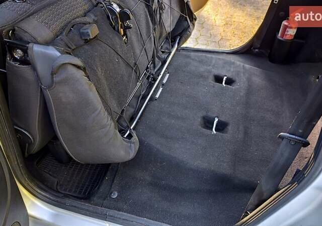 Серый Рено Логан, объемом двигателя 1.6 л и пробегом 196 тыс. км за 5078 $, фото 14 на Automoto.ua