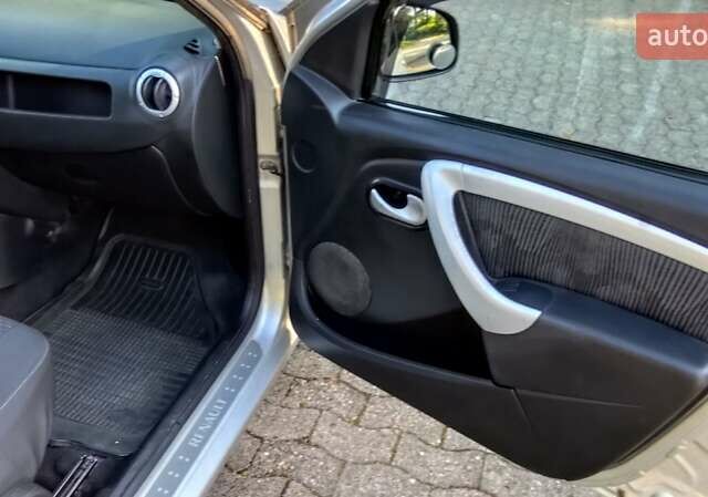 Серый Рено Логан, объемом двигателя 1.6 л и пробегом 196 тыс. км за 5078 $, фото 9 на Automoto.ua