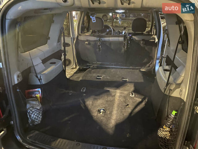 Серый Рено Логан, объемом двигателя 1.6 л и пробегом 438 тыс. км за 4400 $, фото 13 на Automoto.ua