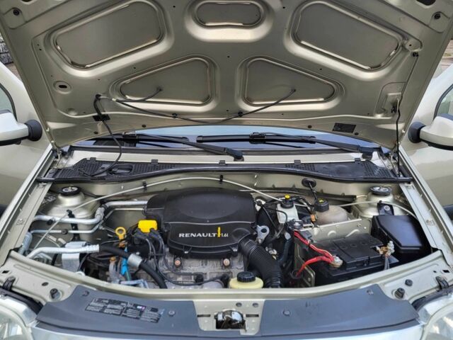 Сірий Рено Логан, об'ємом двигуна 1.6 л та пробігом 146 тис. км за 5900 $, фото 7 на Automoto.ua