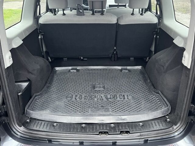 Серый Рено Логан, объемом двигателя 1.6 л и пробегом 93 тыс. км за 6200 $, фото 15 на Automoto.ua