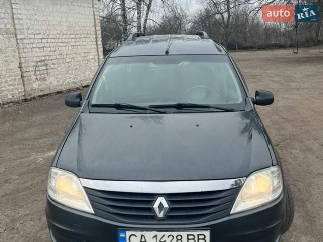 Серый Рено Логан, объемом двигателя 1.6 л и пробегом 258 тыс. км за 5200 $, фото 2 на Automoto.ua