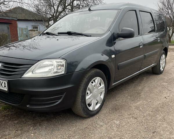 Серый Рено Логан, объемом двигателя 1.6 л и пробегом 227 тыс. км за 5100 $, фото 2 на Automoto.ua