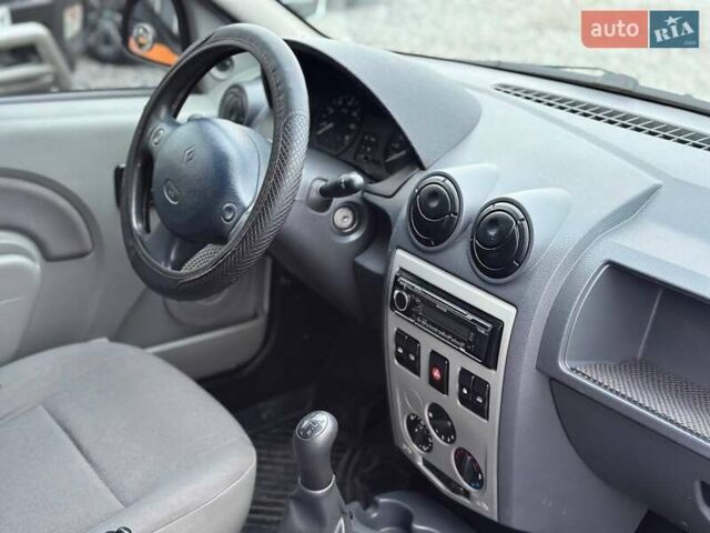 Серый Рено Логан, объемом двигателя 1.6 л и пробегом 185 тыс. км за 4850 $, фото 1 на Automoto.ua