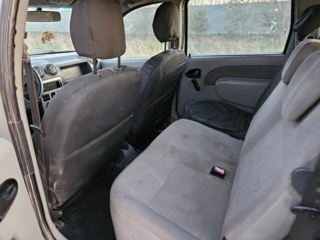 Серый Рено Логан, объемом двигателя 0 л и пробегом 404 тыс. км за 2550 $, фото 9 на Automoto.ua