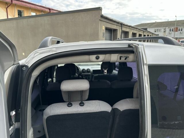 Серый Рено Логан, объемом двигателя 1.6 л и пробегом 96 тыс. км за 5900 $, фото 4 на Automoto.ua