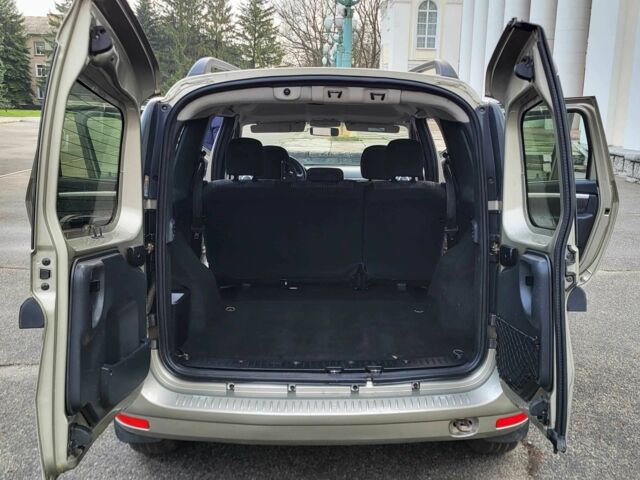 Сірий Рено Логан, об'ємом двигуна 1.6 л та пробігом 146 тис. км за 5900 $, фото 8 на Automoto.ua