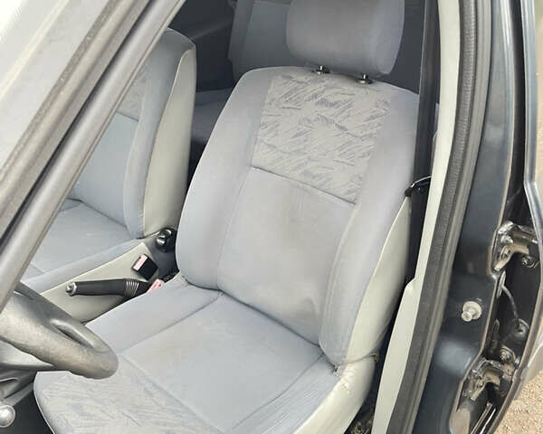 Серый Рено Логан, объемом двигателя 1.6 л и пробегом 227 тыс. км за 5100 $, фото 12 на Automoto.ua