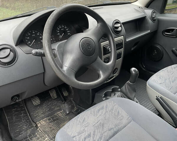 Серый Рено Логан, объемом двигателя 1.6 л и пробегом 227 тыс. км за 5100 $, фото 10 на Automoto.ua