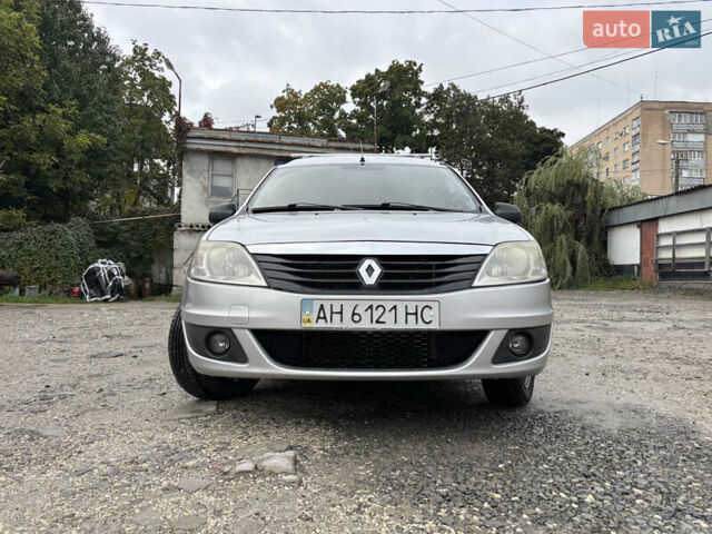 Серый Рено Логан, объемом двигателя 1.6 л и пробегом 315 тыс. км за 5200 $, фото 2 на Automoto.ua