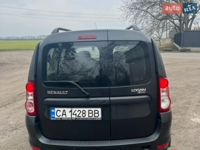 Серый Рено Логан, объемом двигателя 1.6 л и пробегом 258 тыс. км за 5200 $, фото 3 на Automoto.ua