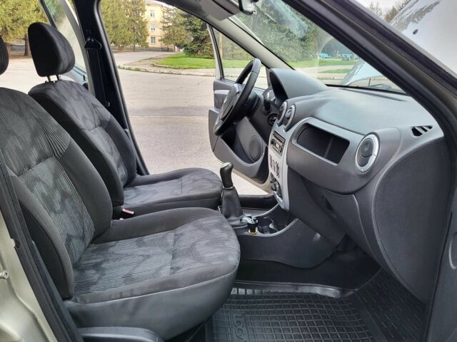 Сірий Рено Логан, об'ємом двигуна 1.6 л та пробігом 146 тис. км за 5900 $, фото 22 на Automoto.ua