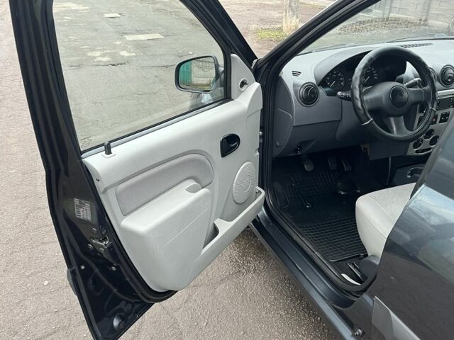 Серый Рено Логан, объемом двигателя 1.6 л и пробегом 93 тыс. км за 6200 $, фото 13 на Automoto.ua