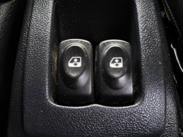 Сірий Рено Логан, об'ємом двигуна 1.6 л та пробігом 146 тис. км за 5900 $, фото 14 на Automoto.ua