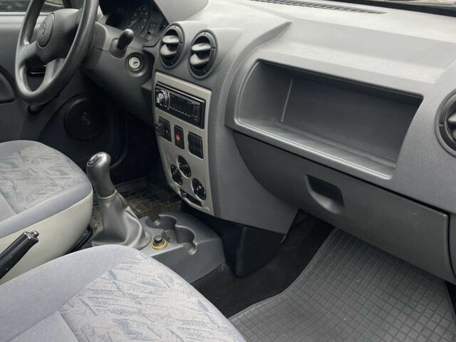 Серый Рено Логан, объемом двигателя 1.6 л и пробегом 227 тыс. км за 5100 $, фото 8 на Automoto.ua