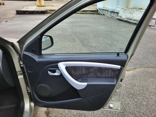 Сірий Рено Логан, об'ємом двигуна 1.6 л та пробігом 146 тис. км за 5900 $, фото 16 на Automoto.ua