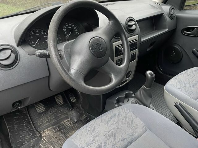 Серый Рено Логан, объемом двигателя 1.6 л и пробегом 227 тыс. км за 5100 $, фото 10 на Automoto.ua