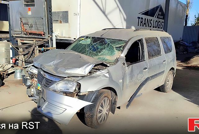 Серый Рено Логан, объемом двигателя 1.5 л и пробегом 202 тыс. км за 1400 $, фото 1 на Automoto.ua