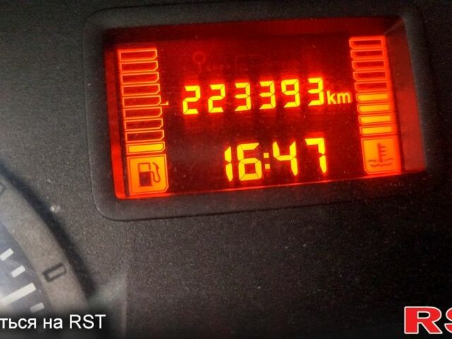 Серый Рено Логан, объемом двигателя 1.6 л и пробегом 224 тыс. км за 4400 $, фото 3 на Automoto.ua