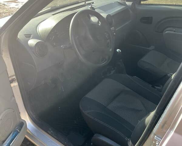 Сірий Рено Логан, об'ємом двигуна 1.6 л та пробігом 267 тис. км за 5500 $, фото 4 на Automoto.ua