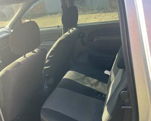 Сірий Рено Логан, об'ємом двигуна 1.6 л та пробігом 267 тис. км за 5500 $, фото 3 на Automoto.ua