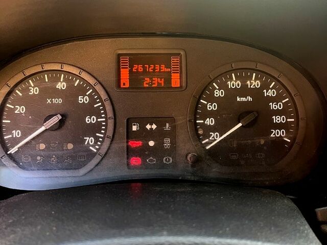 Серый Рено Логан, объемом двигателя 1.6 л и пробегом 267 тыс. км за 5500 $, фото 5 на Automoto.ua