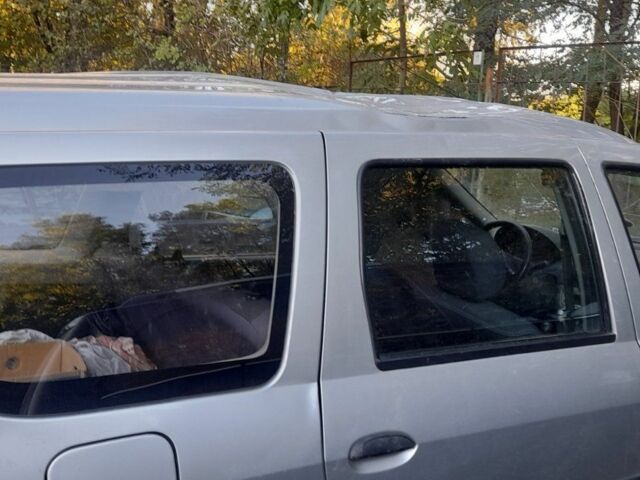 Рено Логан 2012 у Дніпро (Дніпропетровську) на Automoto.ua Сірий Рено Логан, об'ємом двигуна 1.6 л та пробігом 110 тис. км за 3500 $, фото 3 на Automoto.ua