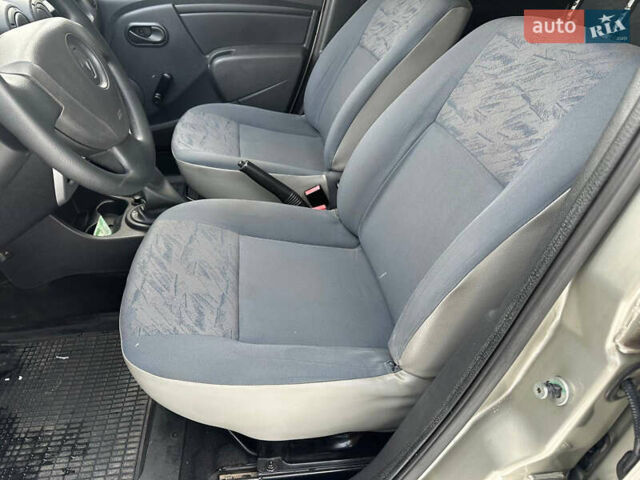 Сірий Рено Логан, об'ємом двигуна 1.6 л та пробігом 69 тис. км за 6200 $, фото 9 на Automoto.ua