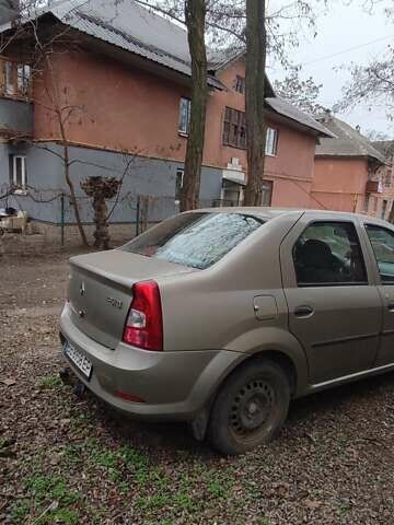 Серый Рено Логан, объемом двигателя 1.6 л и пробегом 70 тыс. км за 5000 $, фото 4 на Automoto.ua