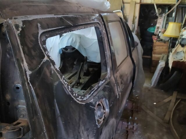 Серый Рено Логан, объемом двигателя 1.6 л и пробегом 76 тыс. км за 2200 $, фото 5 на Automoto.ua